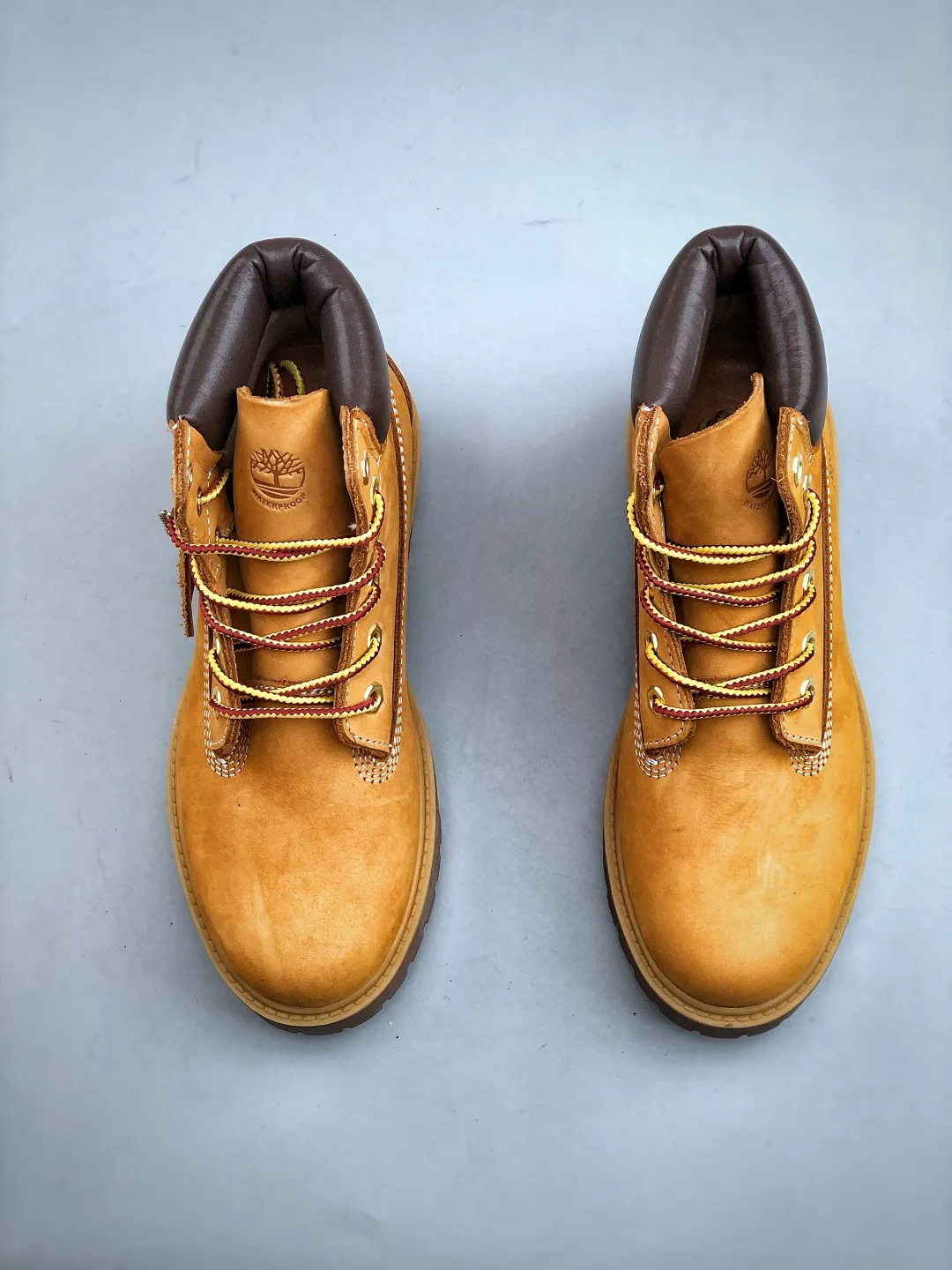 Local self-pickup💰640 supports in-store Timberland/Timberland outdoor high-top thick-soled casual shoes series. Guangdong factory quality. Original box and original packaging. 25ss new fashion trend. The fabric is made of Italian 🇮🇹 top-grade frosted fine-grained cowhide. It is paired with anti-odor and anti-corrosion genuine leather latex insoles to give you a perfect wearing experience. The quality is exquisite and durable. A must-have for beautiful women. It is specially designed to treat roughness. High-quality foot feel is first-class. Size: 35 35.5 36 37 37.5 38 38.5 39 40